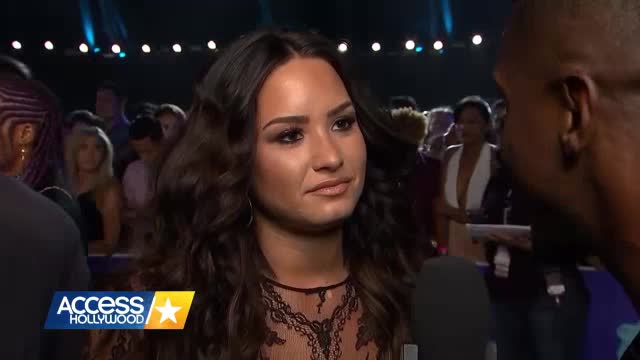 клиповете с Деми от снощи на mtv vmas 2017