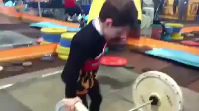 Най - малкият щангист