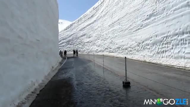 20 Метрови Стени От Сняг 