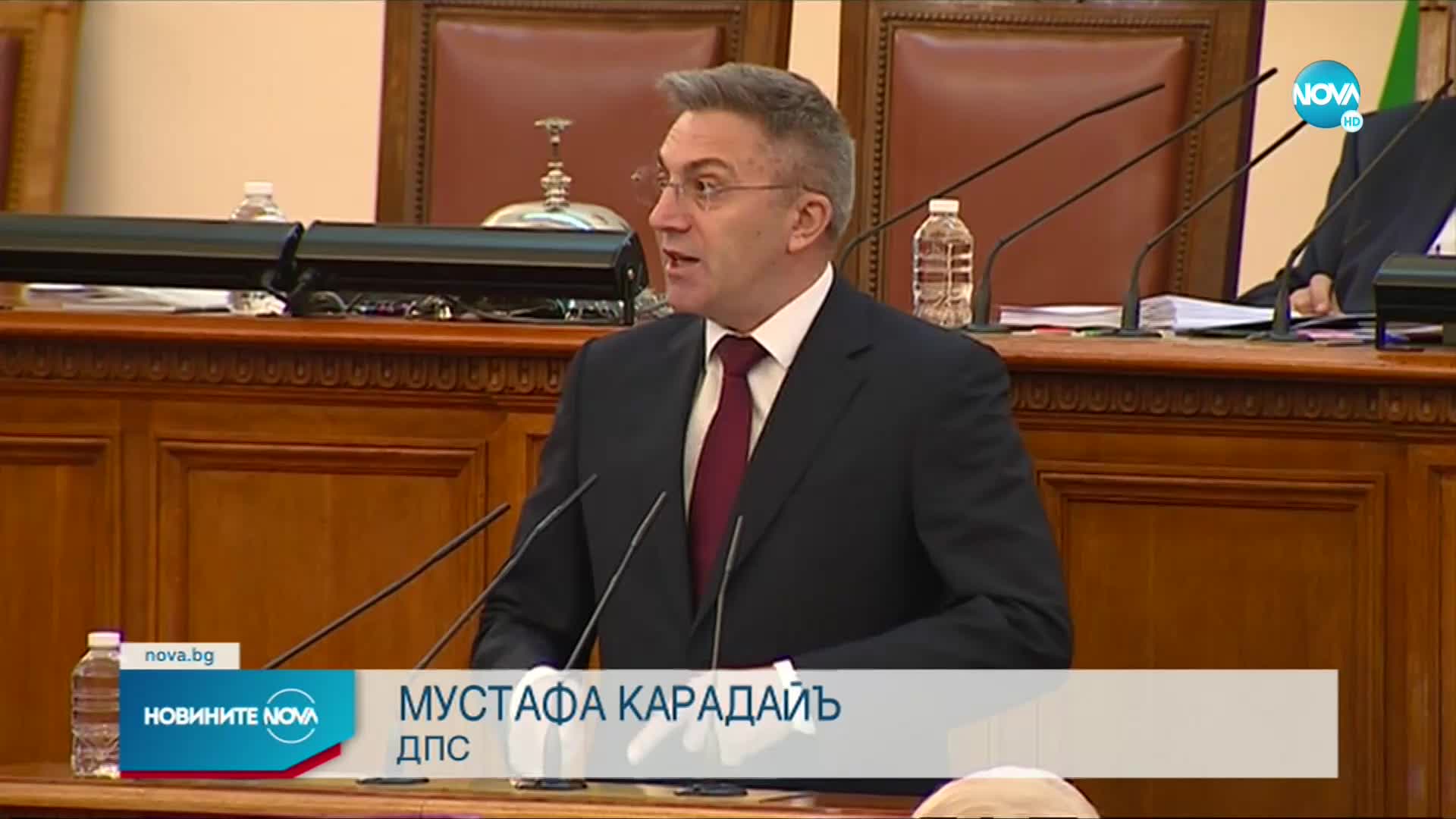 Скандал в парламента заради връщането на хартиената бюлетина (ОБЗОР)