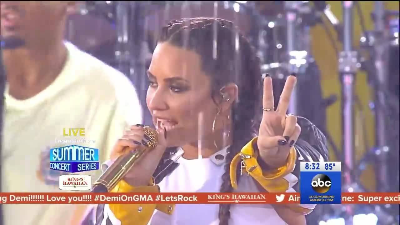 Прекрасна! Demi Lovato - Instruction- Sorry Not Sorry- No Promises - ( Gma ) - 18.08.2017