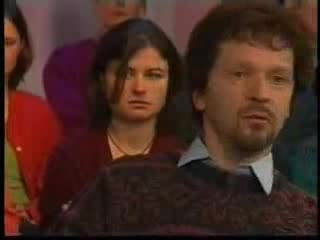 Водещ Се Залива От Смях(пълна Версия)