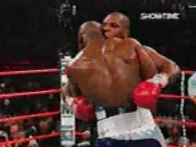 Майк Тайсън Отхапва Ухото На Холифийлд