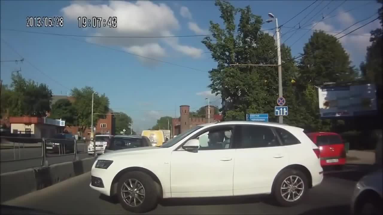 Такава патица не сте виждали! Гледайте как тази жена се включва в движението!