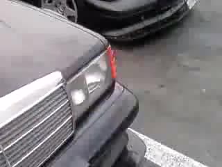 Човекът с най - много еднакви Mercedes 190e 
