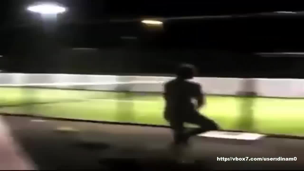 Какво става когато тичаш гол!