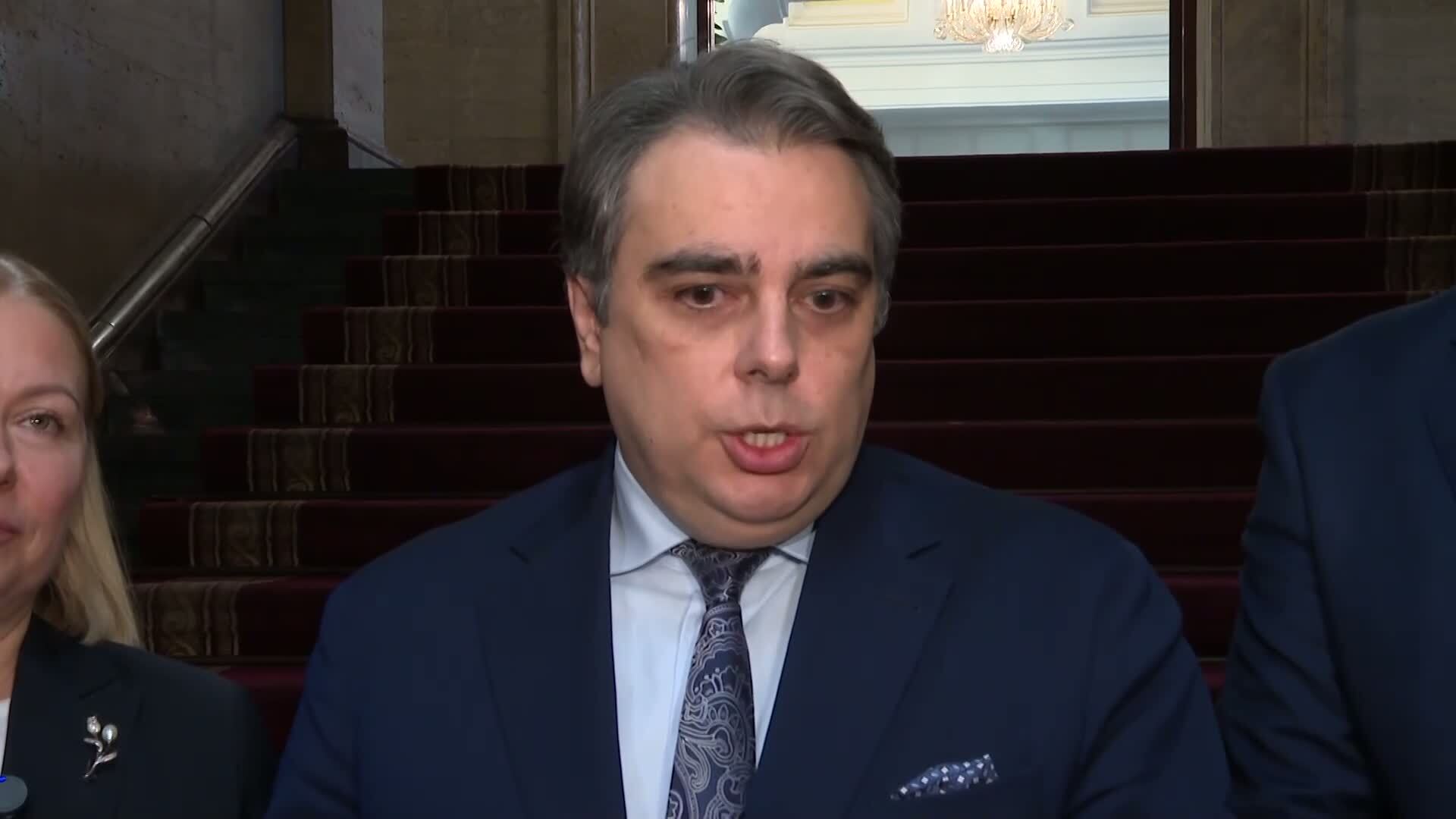 Асен Василев: Преди 17 април е невъзможно да се организират избори