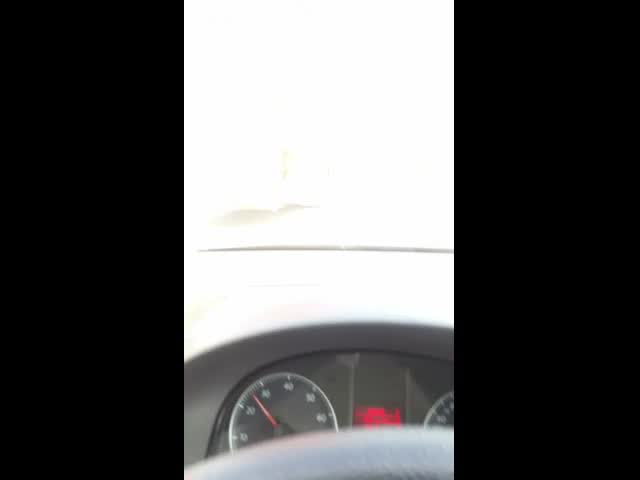 Автобус се движи с несъобразена скорост