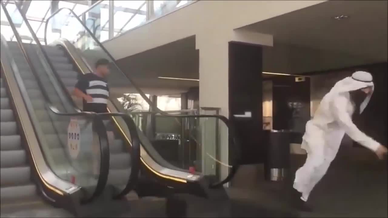 Бомба в чанта - Шега