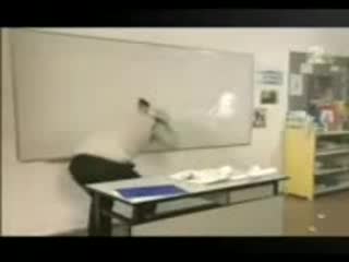 Ученик Накарва Учител да влезе под чина