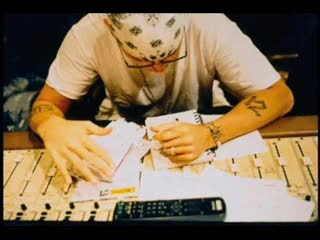 Вманиечен ли е , че чак е луд от любов ... Eminem - Crazy In Lov3