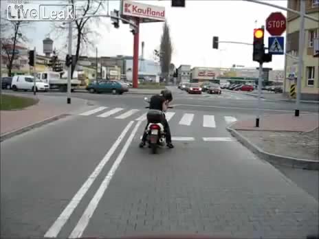 Нещо си нервен ли?!..