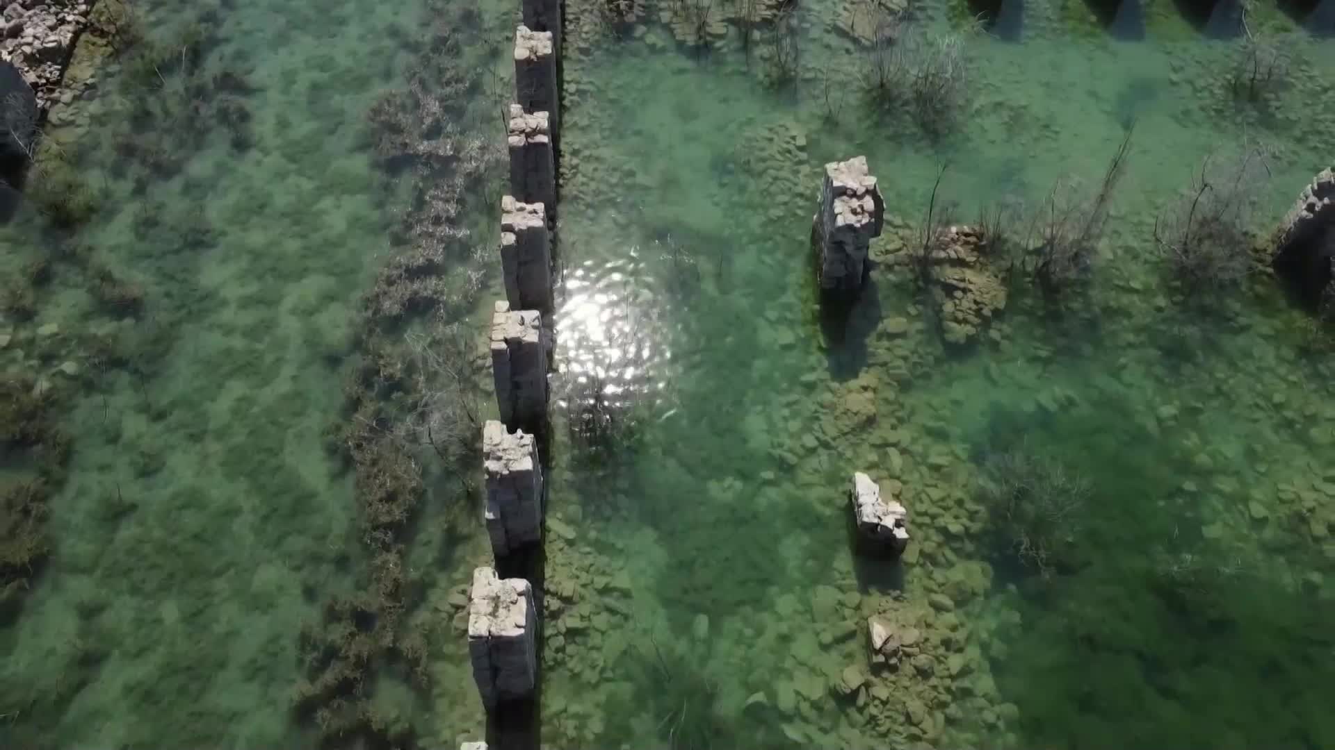 Сушата в Испания разкри руини на село, потопени под водите на язовир (ВИДЕО)