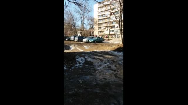 Незавършен паркинг