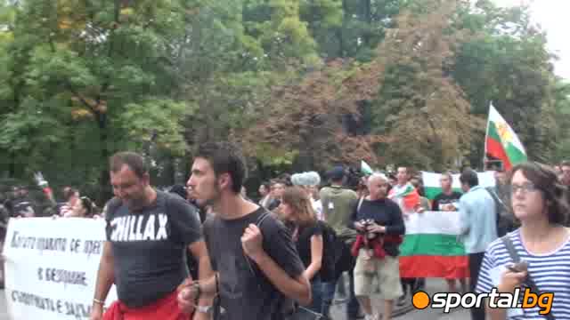 Протестите в София! Левски , Ц С К А , Ботев рамо до рамо За България ! *01.10.2011г.*