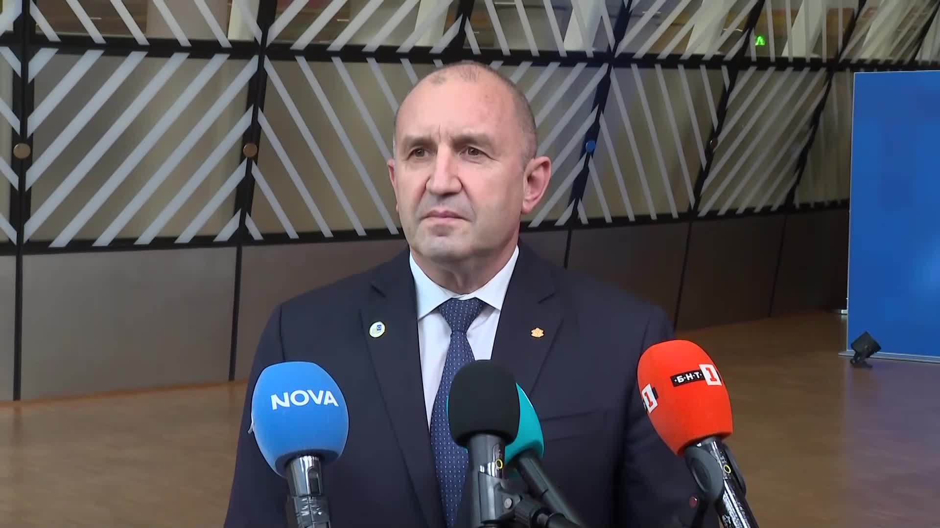 Румен Радев: Ако България подпише санкции срещу Вагит Алекперов, ще се "простреля в крака"