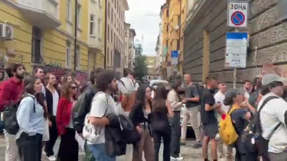 Протест на студенти от НАТФИЗ затвори ключови столични булеварди