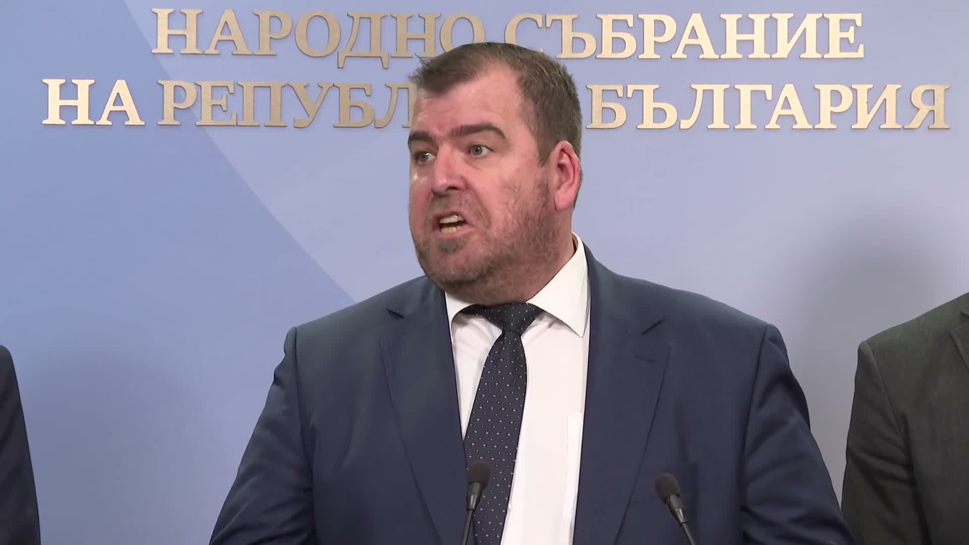 „Борба със спекулата и край на пировете по време на чума”: „Прогресивна България” внесе пакет законопроекти за овладяване на цен