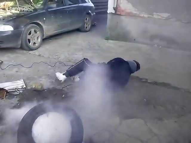 Тия двамата симпатяги какво причиниха на Комшията! Не е лесно с такива!