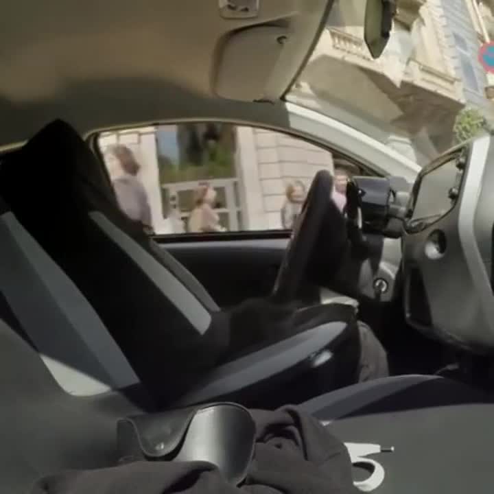 Кола без шофьор...