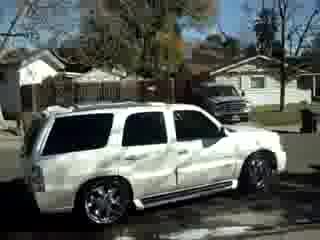 Невероятен Бас В Cadillac Escalade И Много Здрав Тунинг