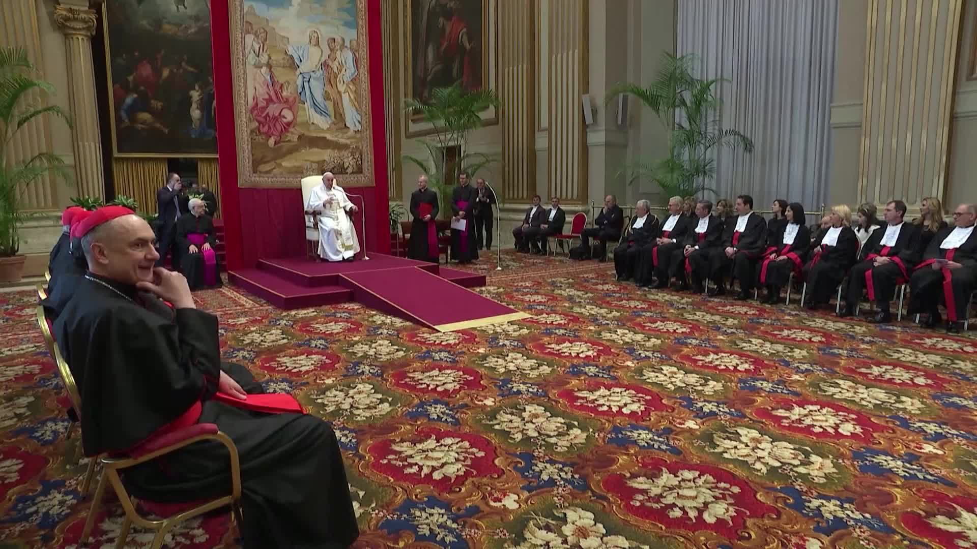 Заради пристъп на кашлица: Папата не успя да прочете реч на събитие във Ватикана