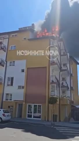 Соларни панели причиниха пожар на покрив на сграда в Приморско