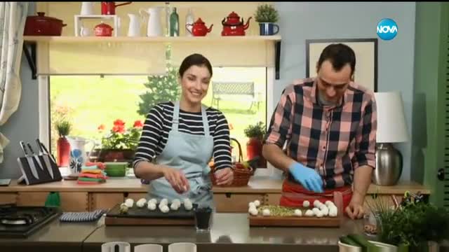 Стоковые фотографии по запросу Black family cooking