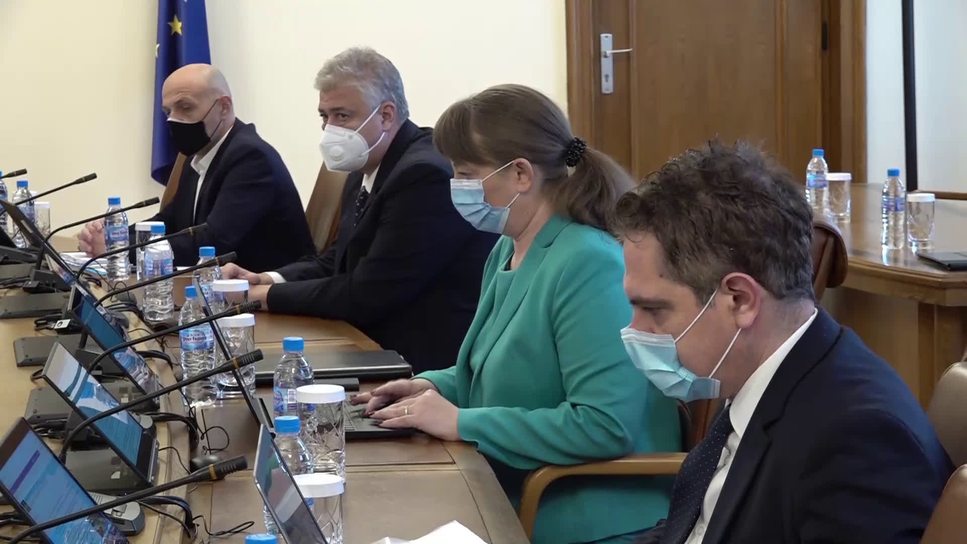 Борисов за ваксинацията: Съсредоточете се върху медиците и уязвимите групи