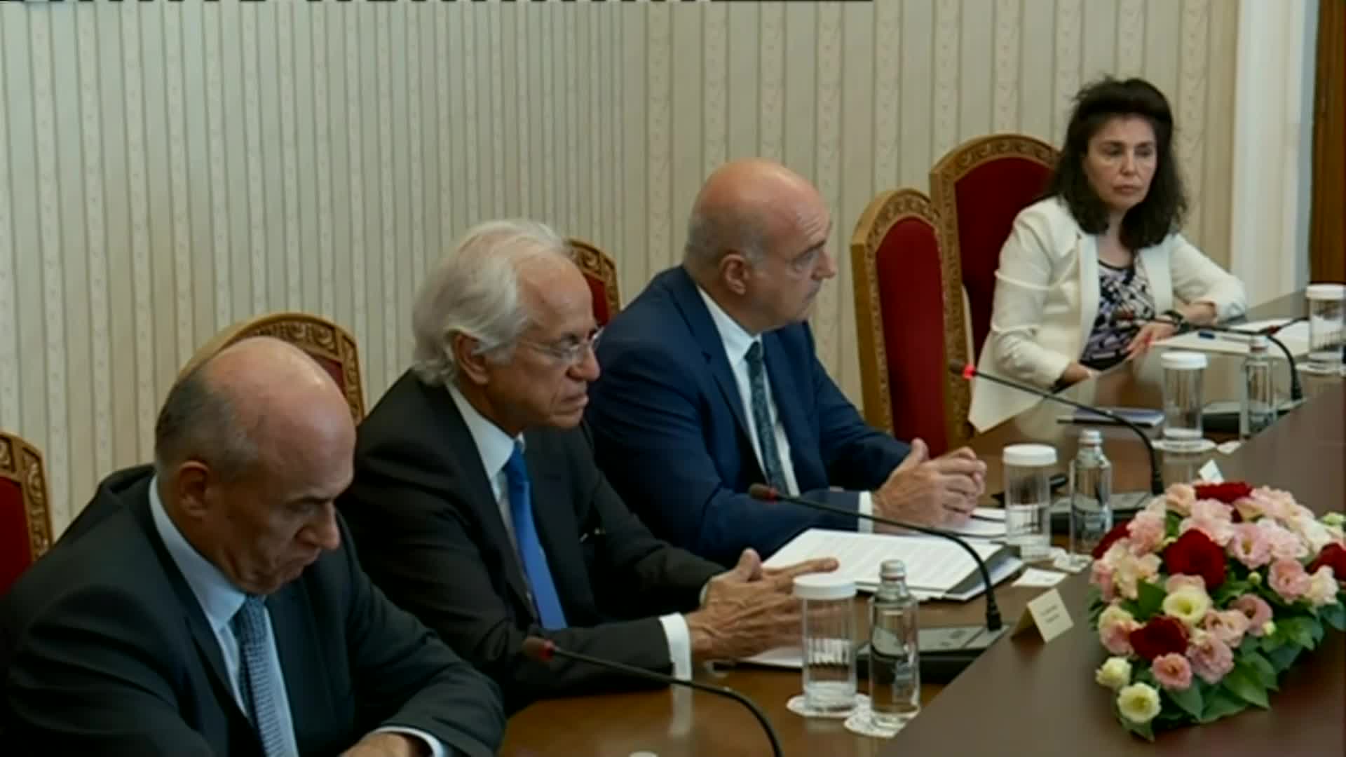 Радев: На фона на газовата криза за нас е важно терминалът с Гърция да бъде завършен в срок