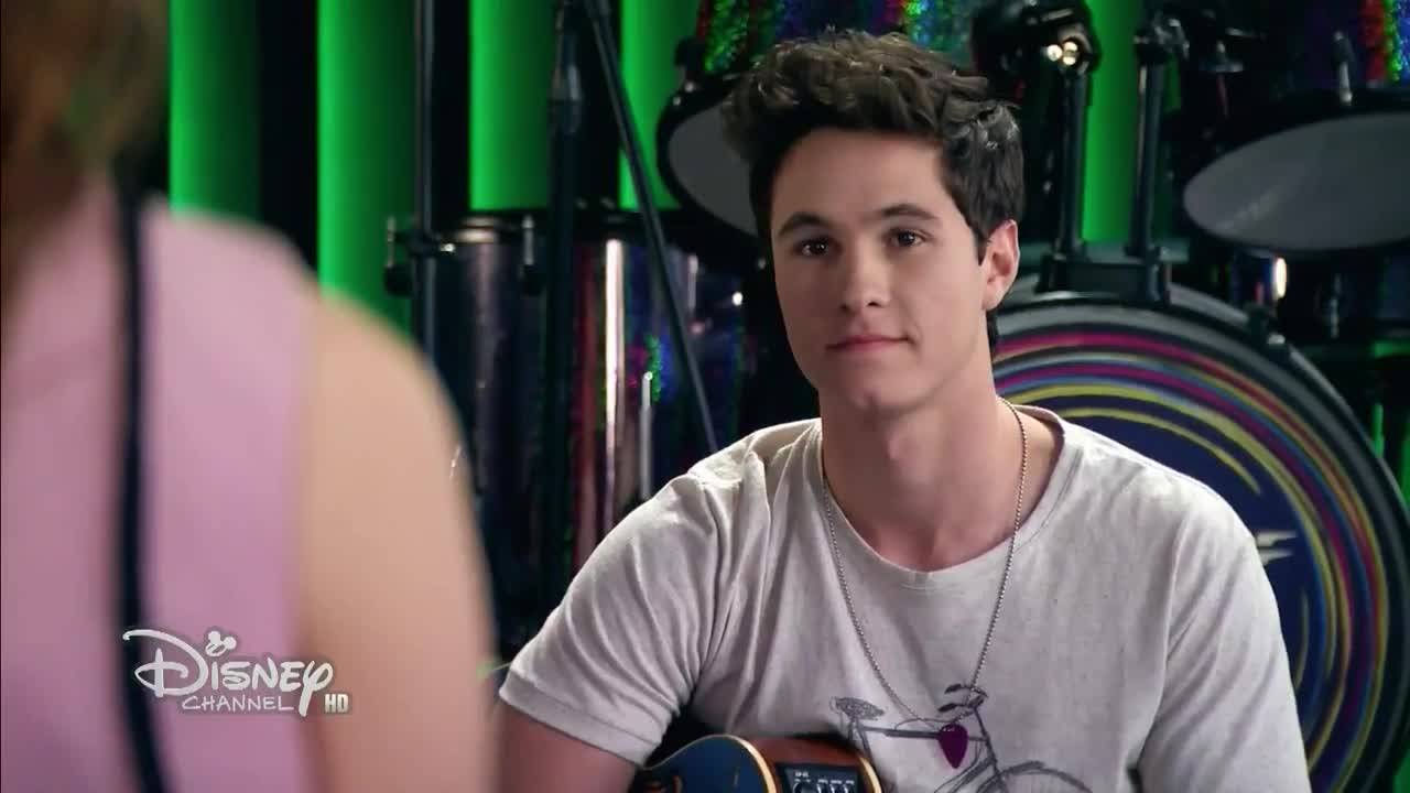 Soy Luna 2 - Амбър и Симон пеят, а Хасмин ревнува 43 епизод+бг превод