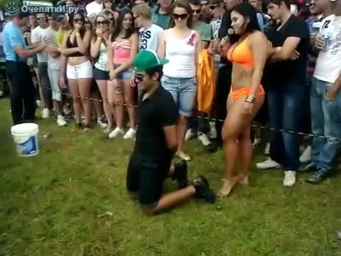 Смях ... Ревността на една жена