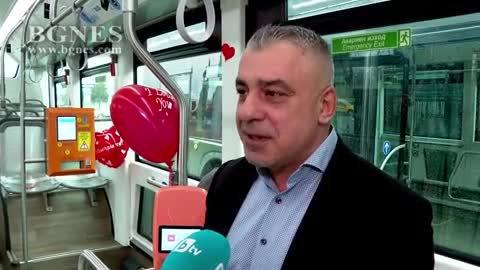 „Автобусът на любовта“: Балони и валентинки ще зарадват пътуващите в Стара Загора