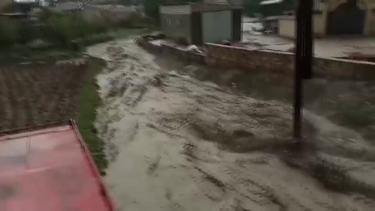 Russia: Huge floods wash away water tank and livestock in Dagestan