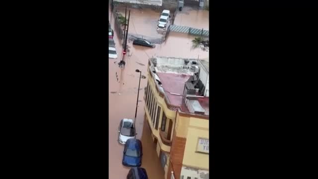 Обилни валежи причиниха тежки наводнения в части от Испания