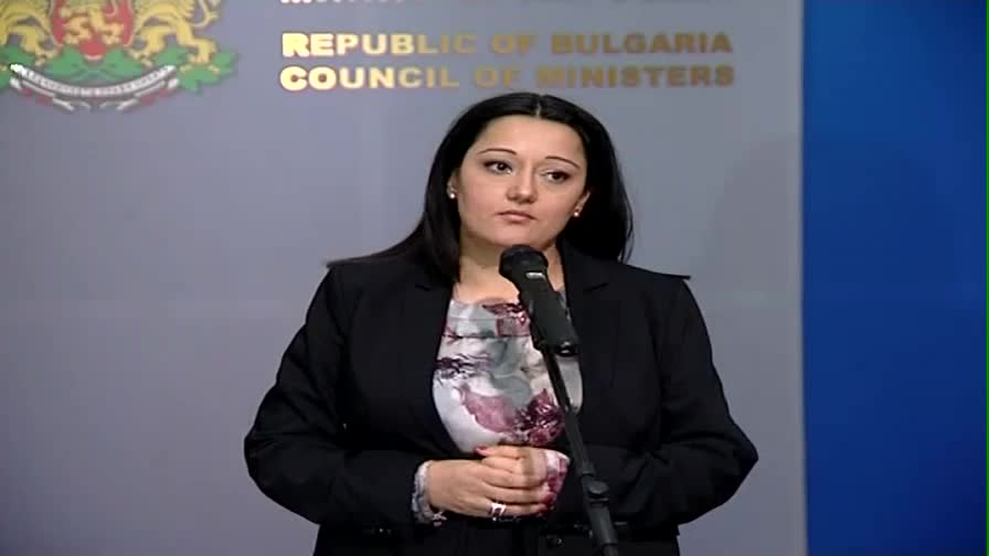 Павлова: Осигуряваме 100 млн. лв. за "Тракия" и "Хемус"