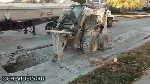 Майстори багеристи 99 ниво по време на работа с " Bobcat "