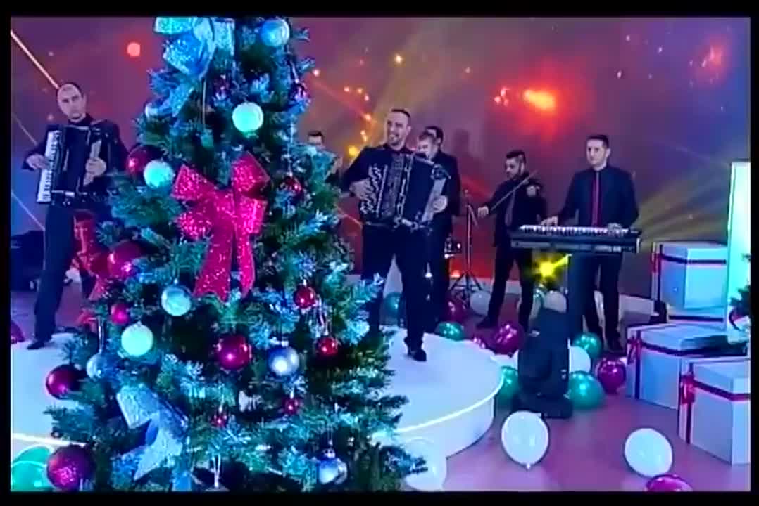 Marinko Rokvic - Gledam te (hq) (bg sub)