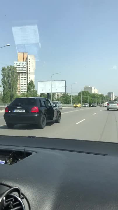 Шофиране на отворена врата