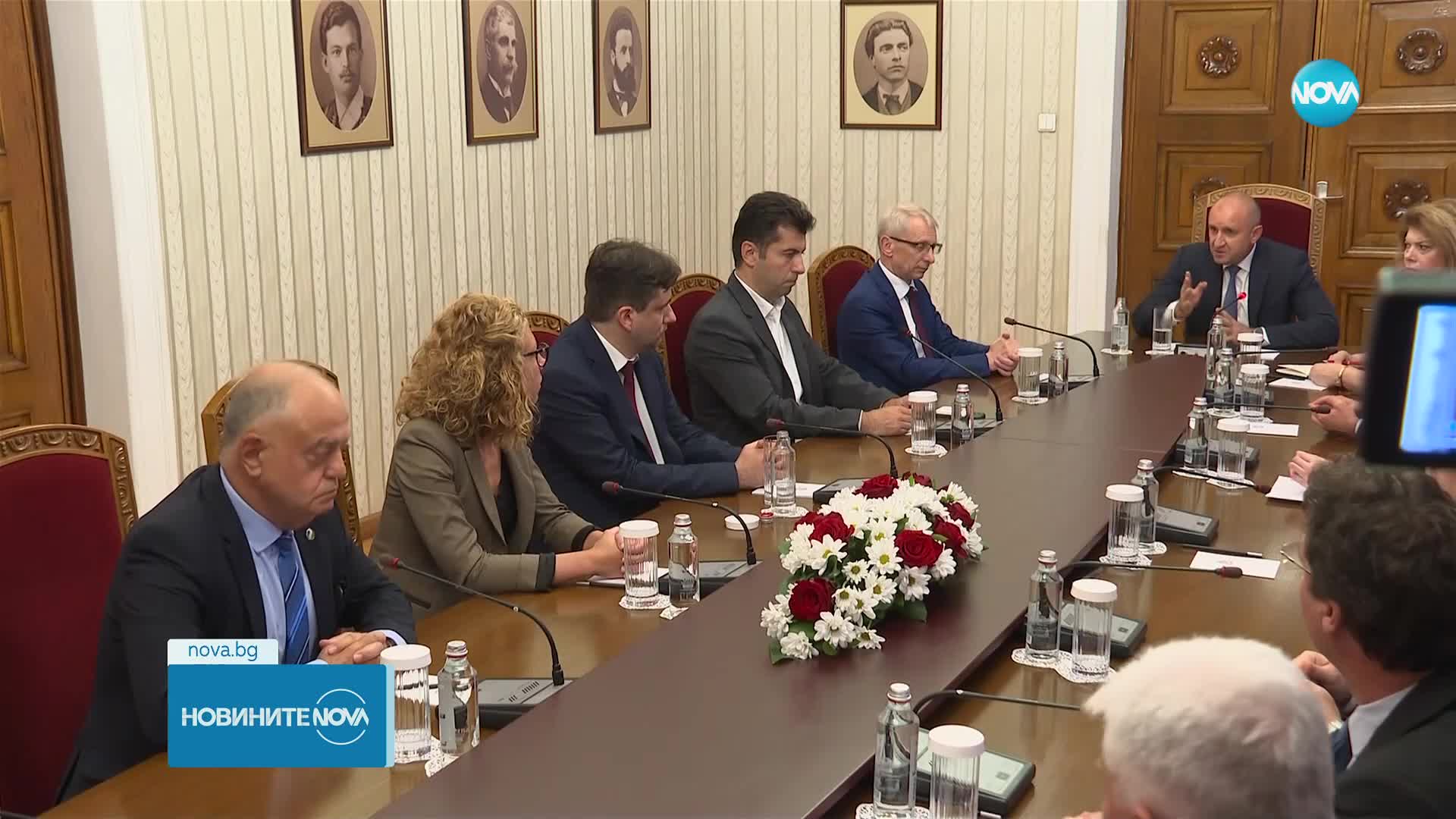 Старт на консултациите при президента: Румен Радев разговаря с ГЕРБ -СДС, ДПС и ПП-ДБ (ОБЗОР)