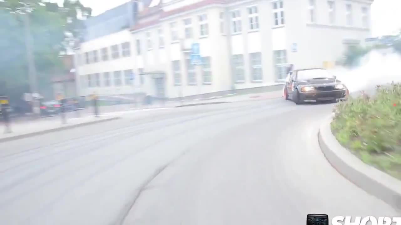 Ето как се става център на вниманието c Bmw! [hd]