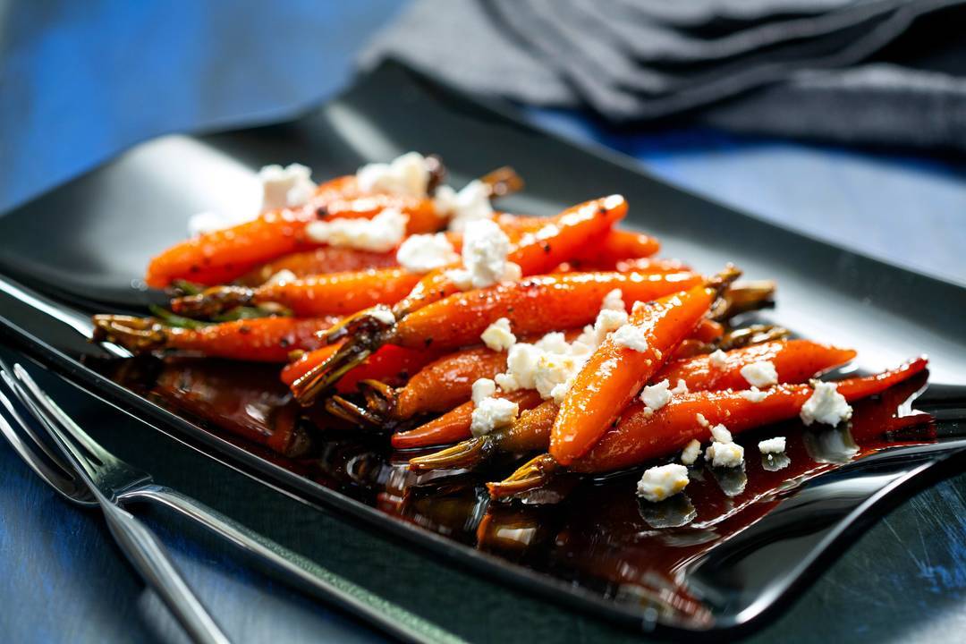 Бон Апети | Глазирани моркови с козе сирене