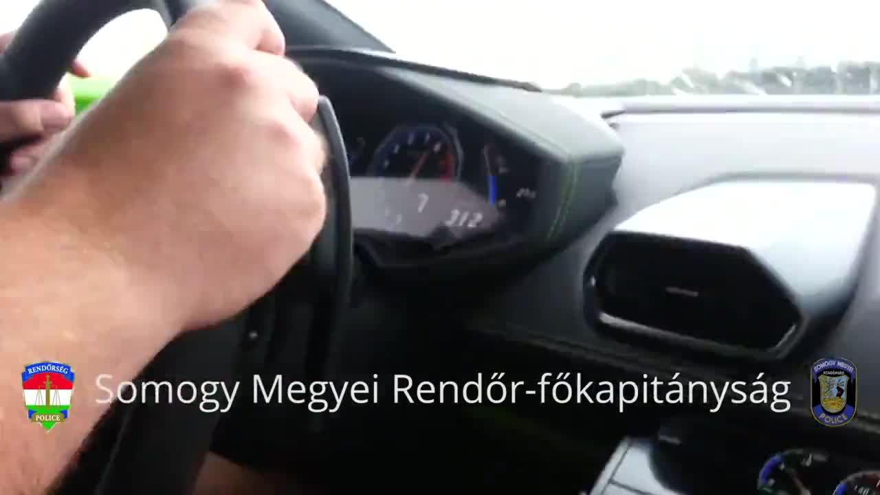 Lamborghini Huracan вдига 333 и се разбива след минаване през неравност