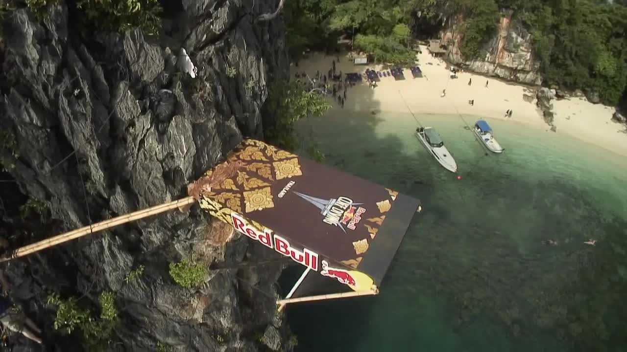 Най-добрите скачачи във вода се съзтезават в Thailand