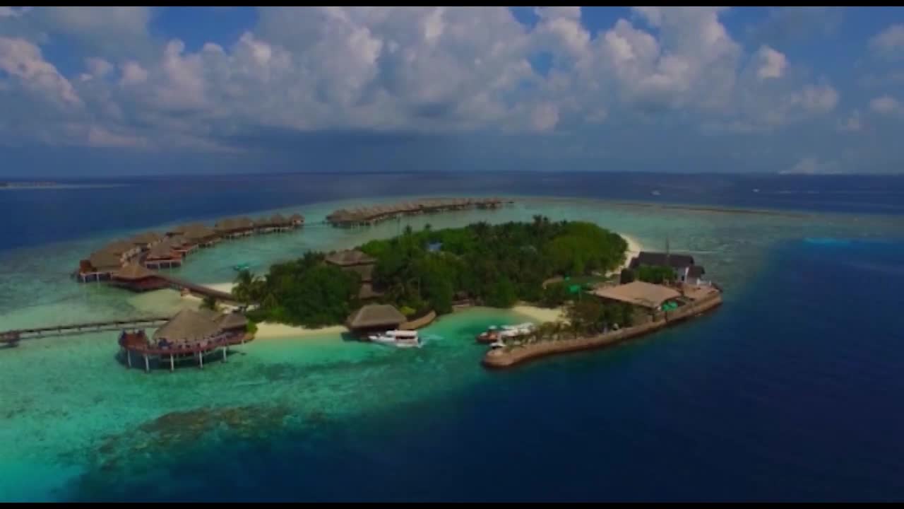Малдивите не са само райските картини от картичките… ("Без Багаж еп. 88")