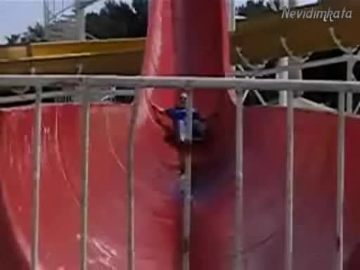 Зверски Удар В Метална Ограда!