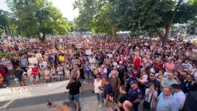 Протест блокира Плевен: Хиляди излязоха на улицата заради безводието