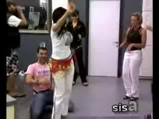 Циганката Преслава Играе Мазен Кючек Във Vip Brother3