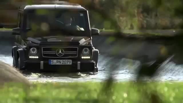 2014 Mercedes-benz G63 Amg 6x6 vs 2014 Mercedes-benz G63 Amg