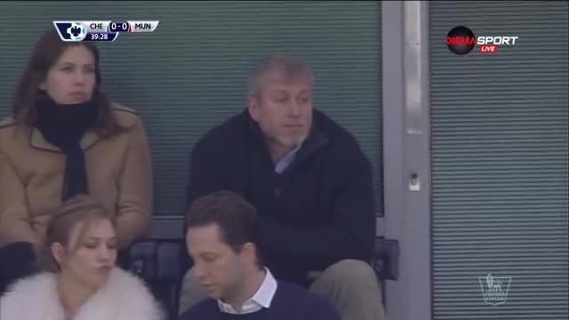 Семейство Абрамович наблюдава Челси - Манчестър Юнайтед